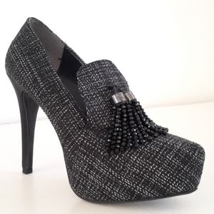 Simply Vera Wang black plaid Sz6 Stilleto Pumps